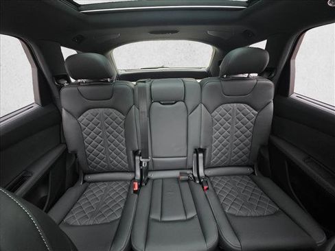 New 2026 Audi SQ7 Premium Plus image 17