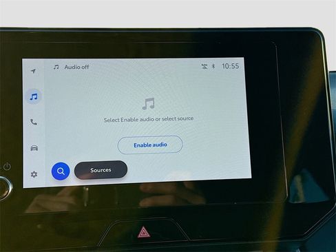 Used 2023 Toyota Venza LE image 12