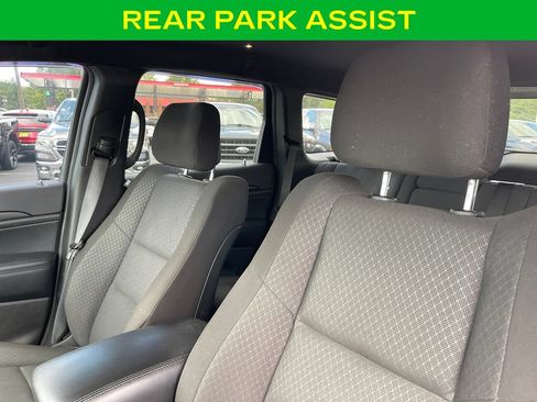 Used 2020 Jeep Grand Cherokee Laredo w/ Security & Convenience Group AWD/4WD image 16