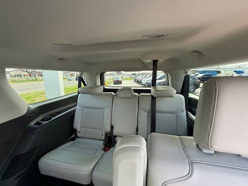 Used 2025 Ford Expedition Max Platinum w/ Driver's Package image 16