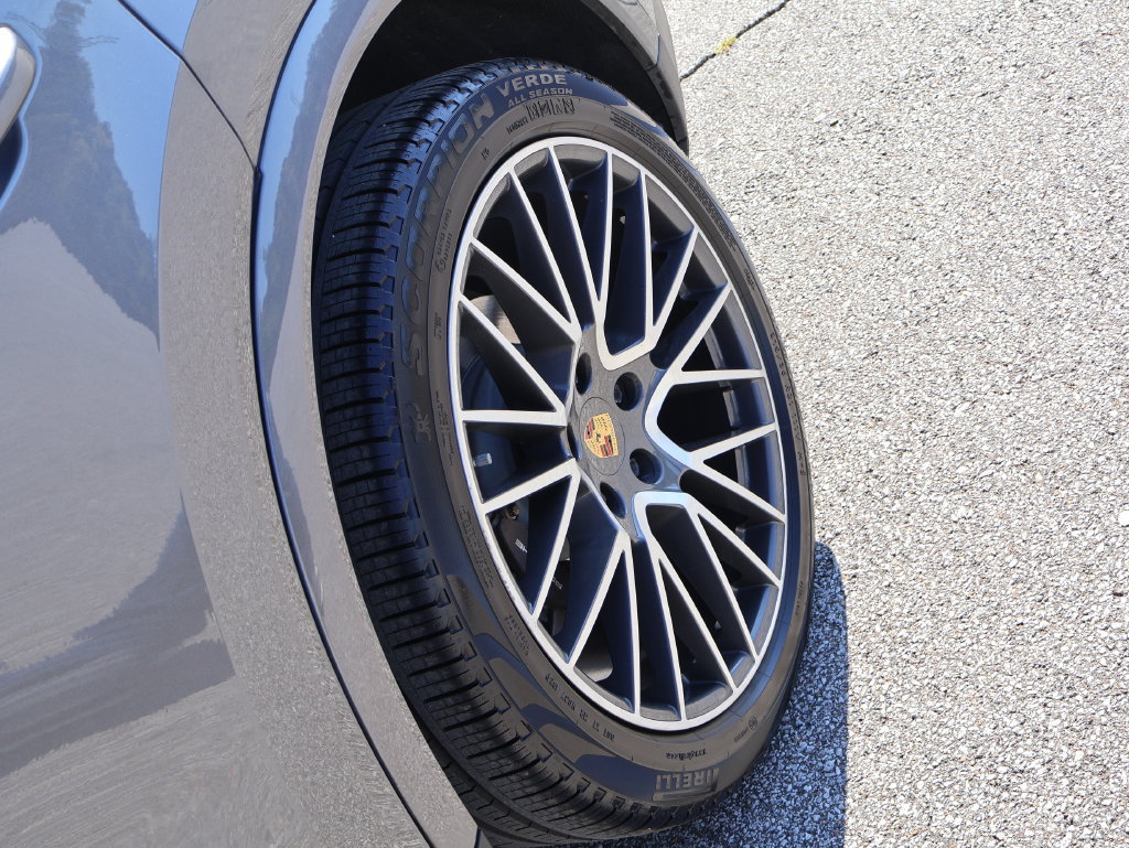 Used 2020 Porsche Cayenne AWD/4WD image 36