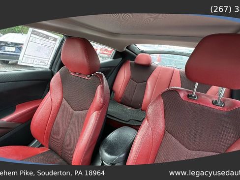 Used 2012 Hyundai Veloster w/ Style Pkg FWD image 10