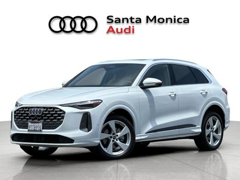 Used 2025 Audi Q5 Premium Plus w/ Premium Plus AWD/4WD image 1