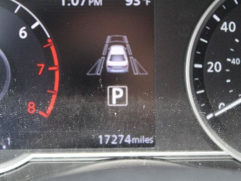 Used 2020 Nissan Versa SR w/ Convenience Package FWD image 18