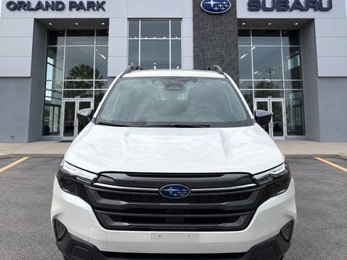 Used 2026 Subaru Forester Premium AWD/4WD image 2