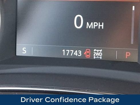 Used 2023 Chevrolet TrailBlazer RS w/ Sun and Liftgate Package AWD/4WD image 6