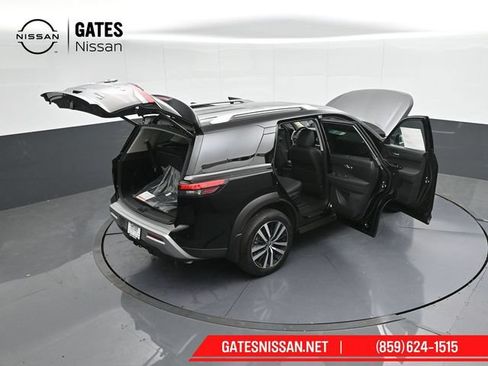 Used 2025 Nissan Pathfinder Platinum AWD/4WD image 60