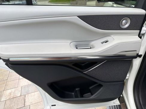 New 2026 Lincoln Navigator Reserve AWD/4WD image 14