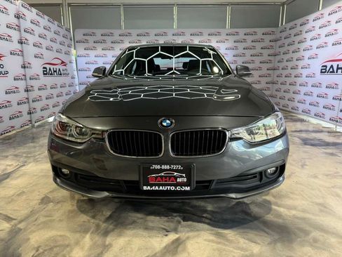 Used 2018 BMW 320i xDrive Sedan AWD/4WD image 3