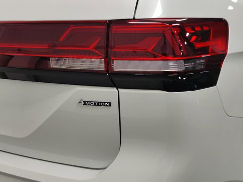 Certified 2024 Volkswagen Atlas Peak Edition SEL image 5