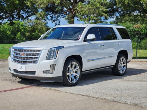 Used 2019 Cadillac Escalade Premium Luxury AWD/4WD image 2