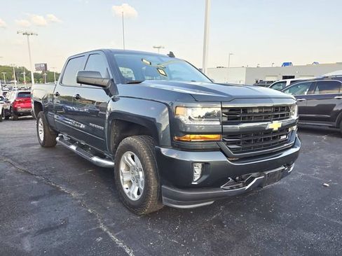 Used 2018 Chevrolet Silverado 1500 LT w/ All Star Edition AWD/4WD image 4