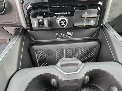 New 2026 RAM 1500 Big Horn AWD/4WD image 16