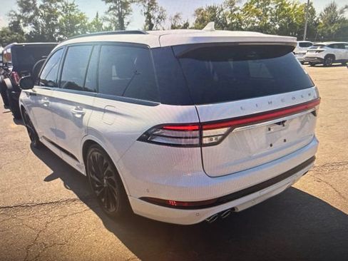 Used 2024 Lincoln Aviator Reserve w/ Equipment Group 201A AWD/4WD image 3