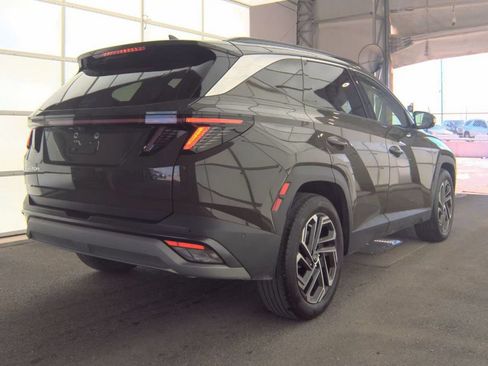 Used 2025 Hyundai Tucson Limited FWD image 4