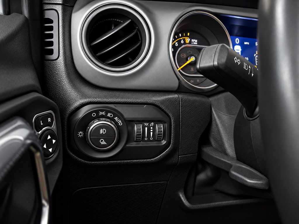Used 2021 Jeep Gladiator Sport AWD/4WD image 15