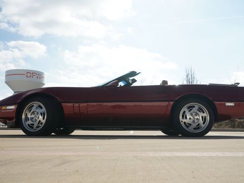 Used 1990 Chevrolet Corvette Convertible image 7