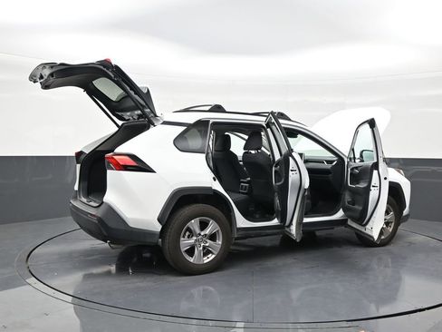 Used 2025 Toyota RAV4 XLE w/ Convenience Package AWD/4WD image 28