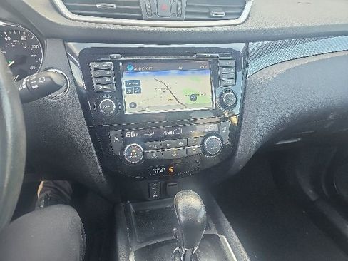 Used 2016 Nissan Rogue SL w/ SL Premium Package AWD/4WD image 8
