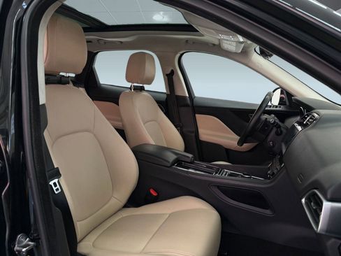Used 2019 Jaguar F-PACE Premium image 23