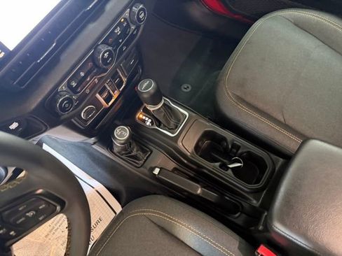 Certified 2024 Jeep Gladiator Sport AWD/4WD image 27