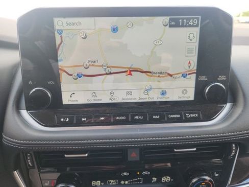 Used 2023 Nissan Rogue SL w/ SL Premium Package image 16