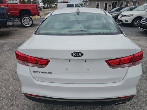 Used 2017 Kia Optima LX image 8