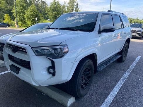 Used 2021 Toyota 4Runner SR5 Premium AWD/4WD image 2
