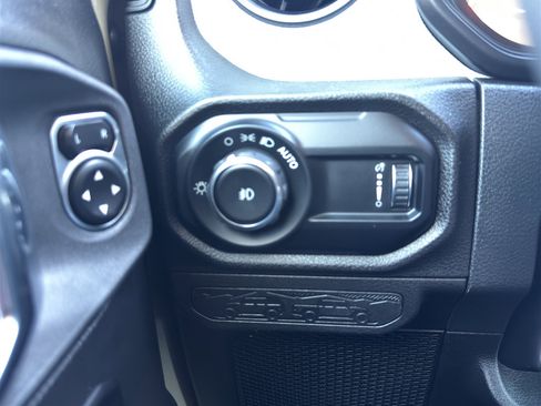 Certified 2025 Jeep Wrangler Unlimited Sport image 18