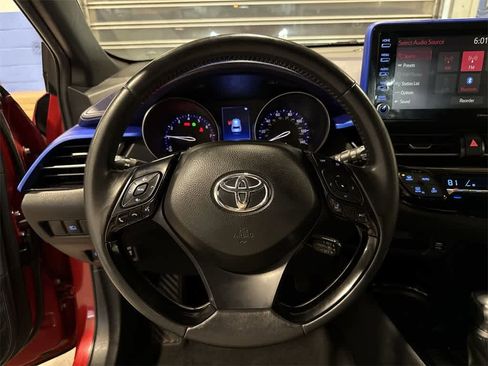 Used 2020 Toyota C-HR XLE image 18