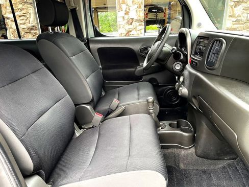 Used 2009 Nissan Cube 1.8 w/ Interior Designer Pkg FWD image 12