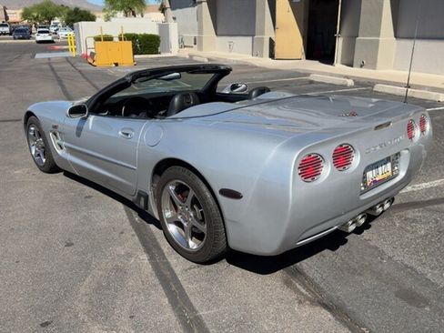 Used 2001 Chevrolet Corvette Convertible w/ Preferred Equipment Group2 RWD image 3