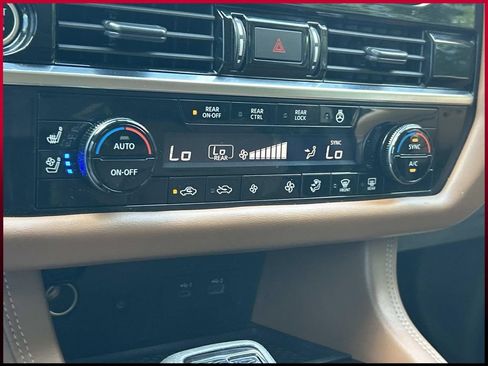 Used 2023 Nissan Pathfinder Platinum FWD image 38