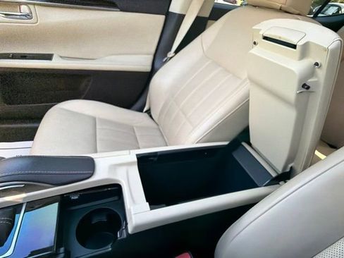 Used 2018 Lexus ES 350 w/ Luxury Package w/Wood Trim FWD image 21