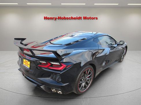 Used 2022 Chevrolet Corvette Stingray Preferred Cpe w/ Z51 Performance Package image 4