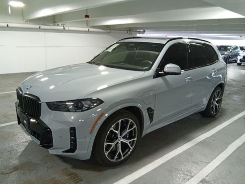 Used 2024 BMW X5 xDrive50e w/ Executive Package AWD/4WD image 1
