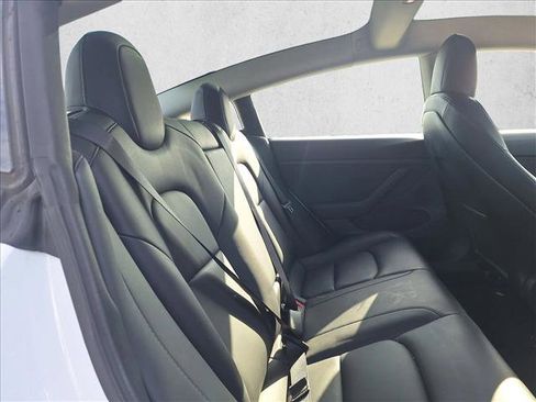 Used 2022 Tesla Model 3 image 15