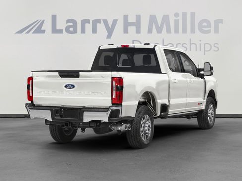 Used 2023 Ford F250 Lariat w/ Lariat Ultimate Package AWD/4WD image 2