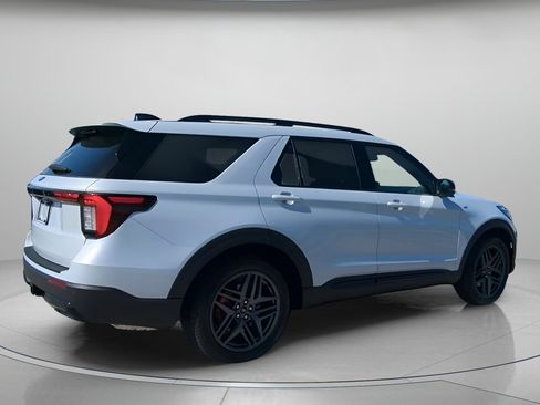 New 2026 Ford Explorer ST-Line RWD image 32