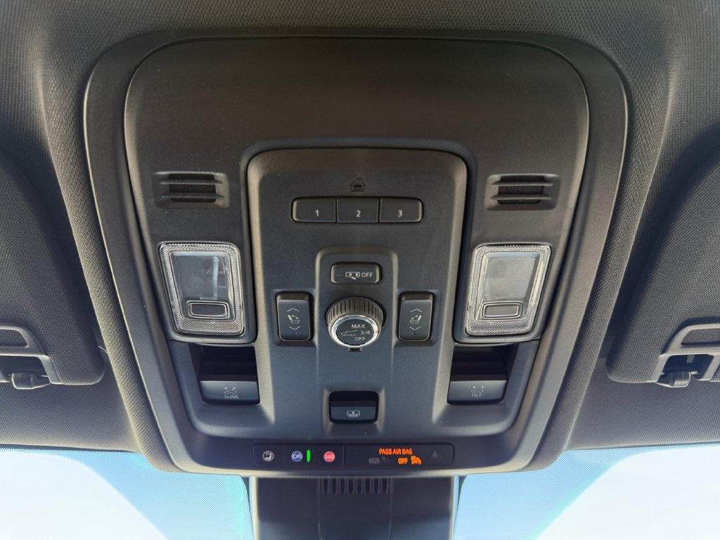 Used 2024 Chevrolet Suburban Z71 w/ Luxury Package AWD/4WD image 18