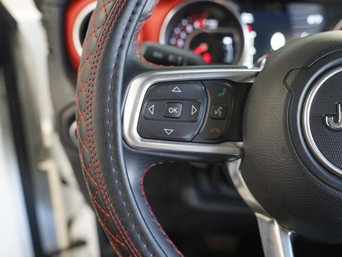 Used 2019 Jeep Wrangler Unlimited Rubicon w/ Dual Top Group AWD/4WD image 13