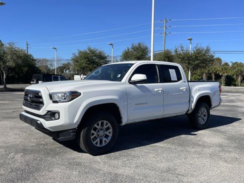 Used 2017 Toyota Tacoma SR5 image 11