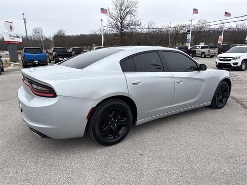 Used 2021 Dodge Charger SXT w/ Leather Interior Group image 5