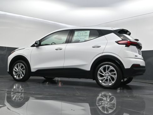 New 2027 Chevrolet Bolt LT FWD image 38