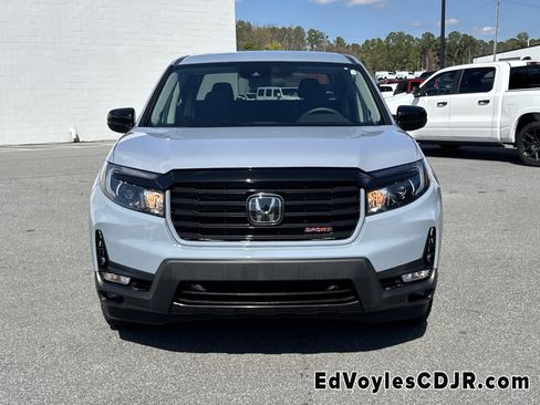 Used 2023 Honda Ridgeline Sport image 2