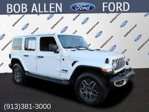 Used 2025 Jeep Wrangler Sahara image 1