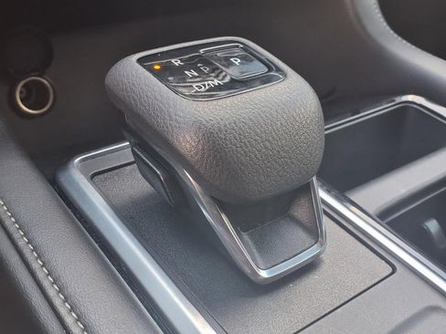 Used 2025 Nissan Pathfinder SV FWD image 9
