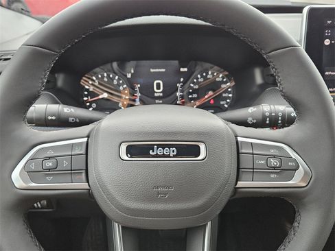 New 2026 Jeep Compass Latitude image 21