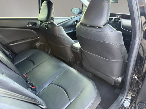 Used 2016 Toyota Prius Four Touring w/ Premium Convenience Package FWD image 31