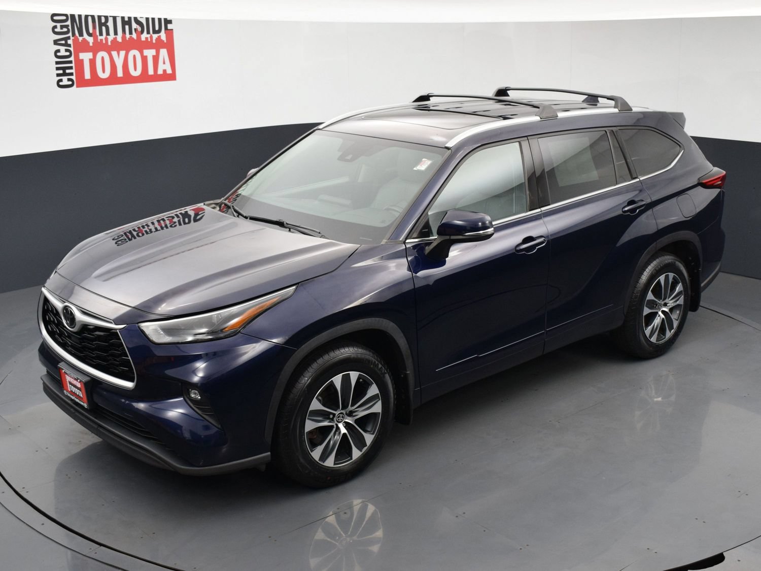 Used 2022 Toyota Highlander XLE AWD/4WD image 29